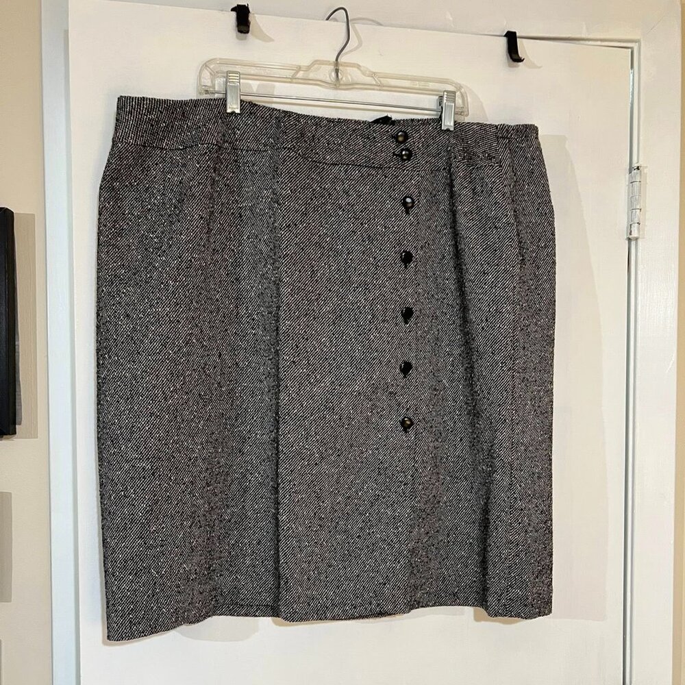 Talbots - Gray wool skirt with off-center buttons Size 22W